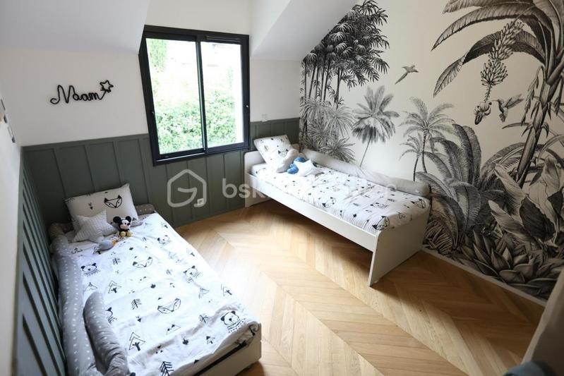 Maison - 144 m² - 7 pièces