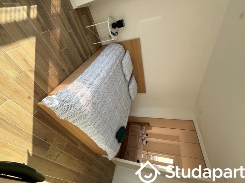 Chambre - 12 m² - 1 pièce