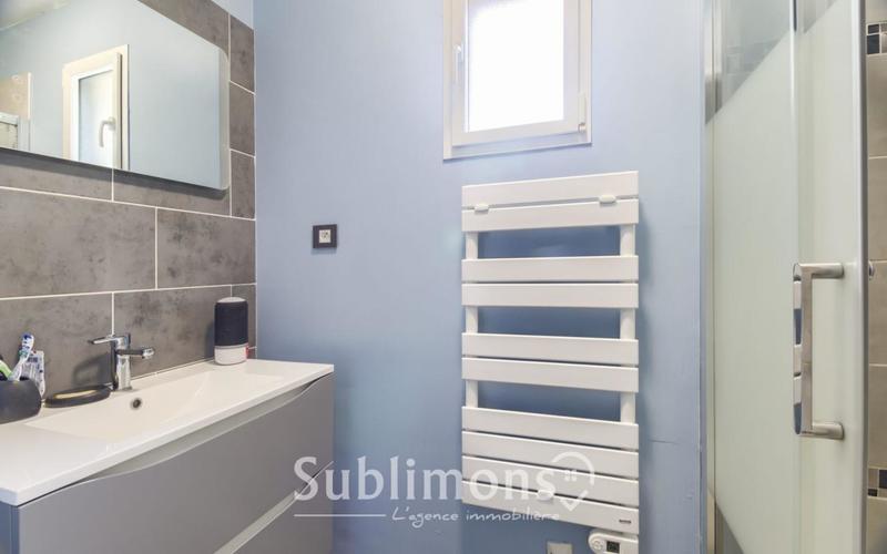 Maison traditionnelle - 145 m² - 7 pièces