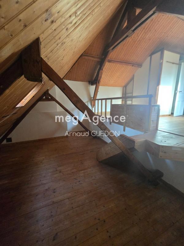 Maison - 147 m² - 11 pièces