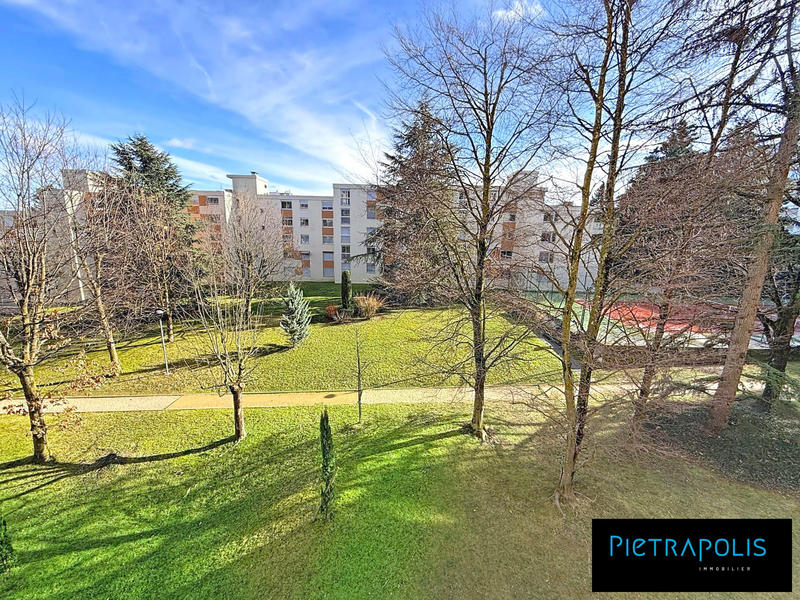 Appartement - 93 m² - 4 pièces