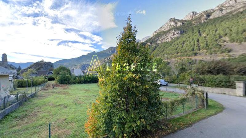 Terrain constructible - 666 m²