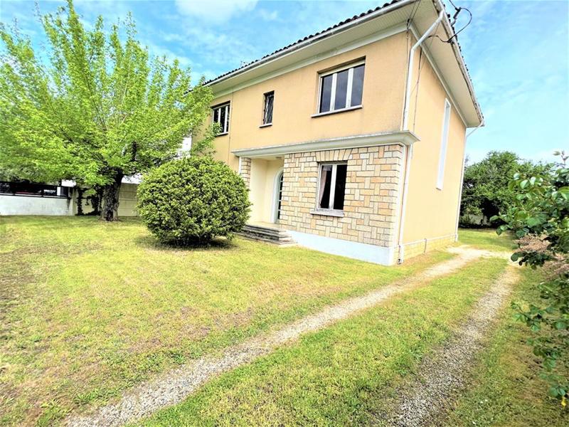 Maison - 228 m² - 6 pièces