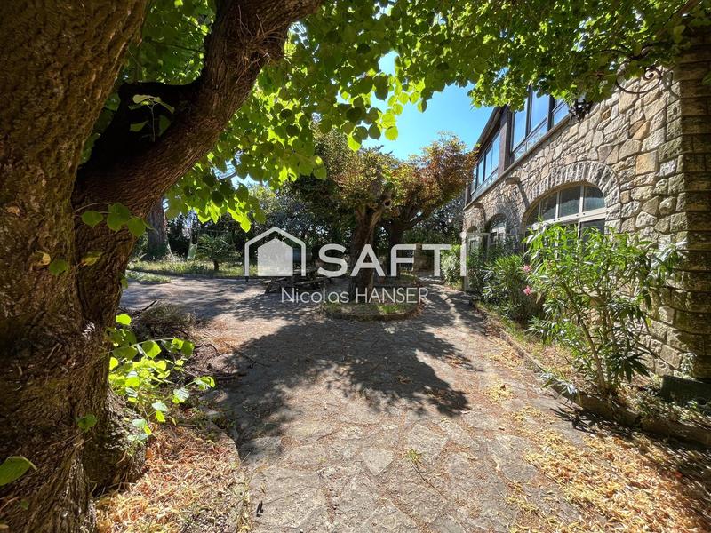 Maison - 281 m² - 8 pièces