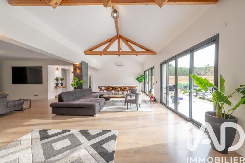 Maison de maîtres - 308 m² - 9 pièces