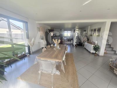 Maison - 178 m² - 6 pièces
