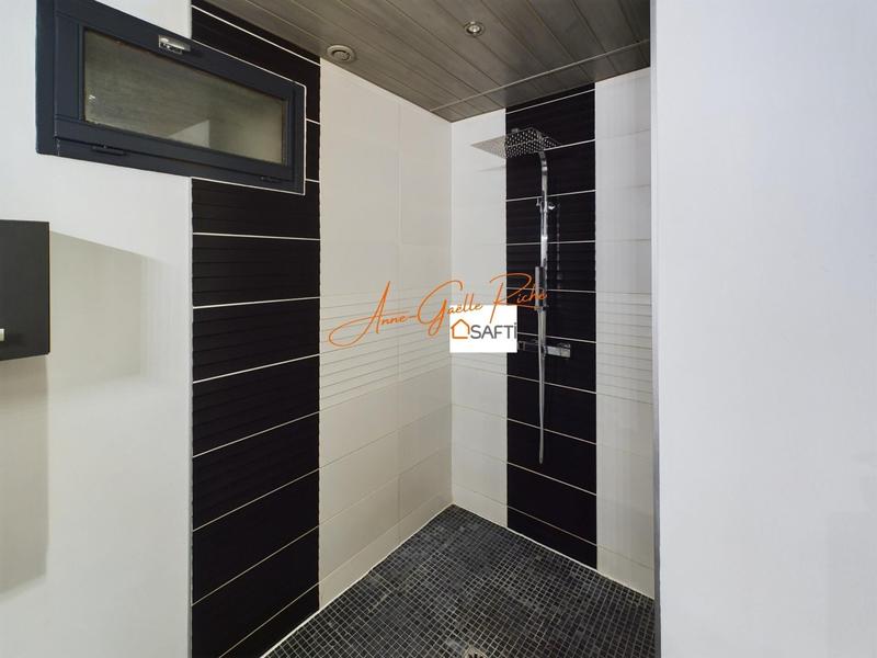 Maison - 184 m² - 6 pièces