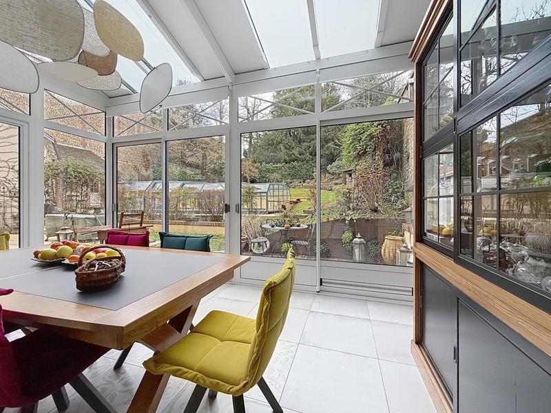 Maison de maîtres - 300 m² - 8 pièces