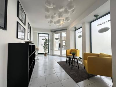 Maison - 214 m² - 9 pièces