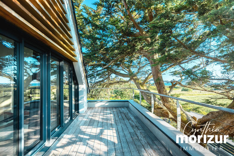 Maison - 251 m² - 7 pièces