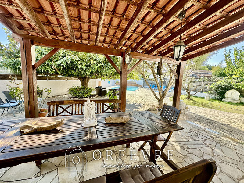 Maison - 182 m² - 8 pièces