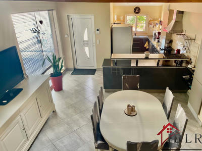 Maison - 252 m² - 7 pièces