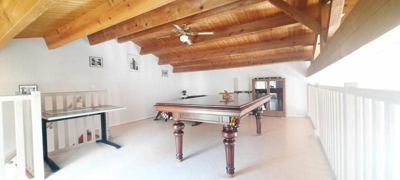 Maison - 213 m² - 6 pièces