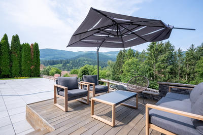 Maison - 250 m² - 7 pièces