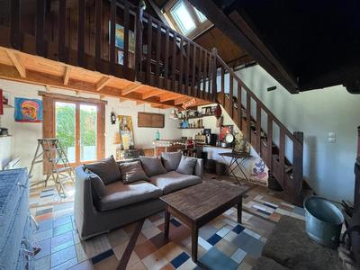 Maison en pierre - 205 m² - 8 pièces