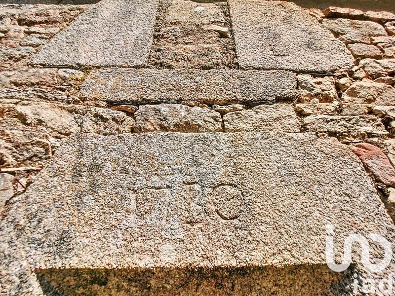 Maison - 390 m² - 4 pièces