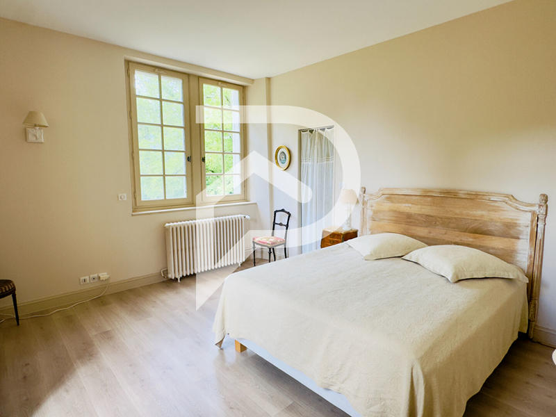 Demeure - 280 m² - 13 pièces