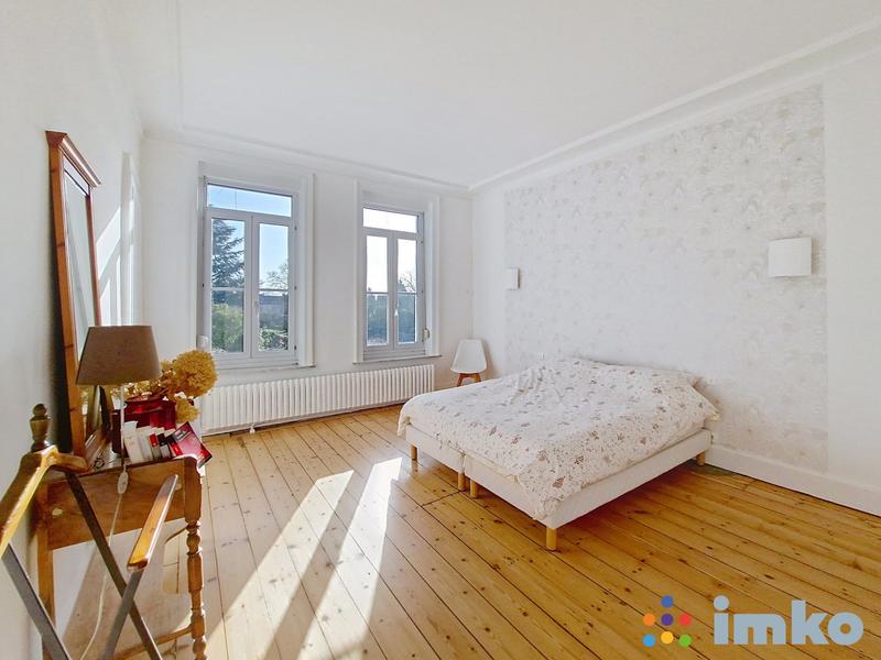 Maison - 215 m² - 7 pièces