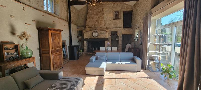 Maison - 225 m² - 8 pièces