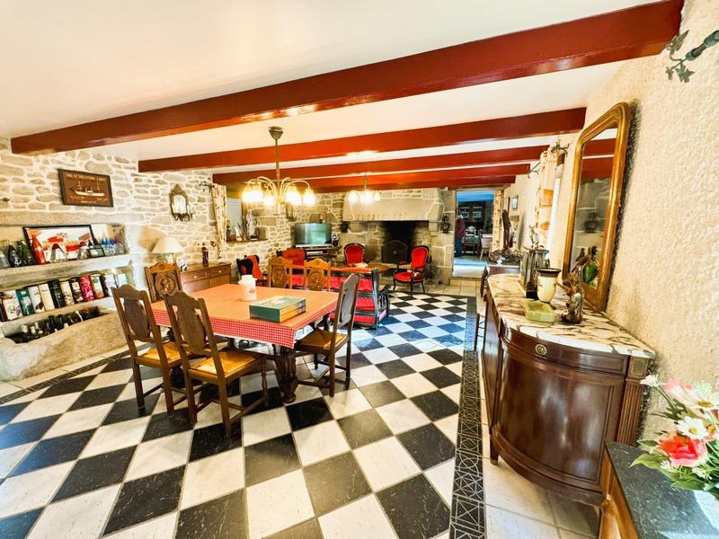 Maison - 209 m² - 6 pièces