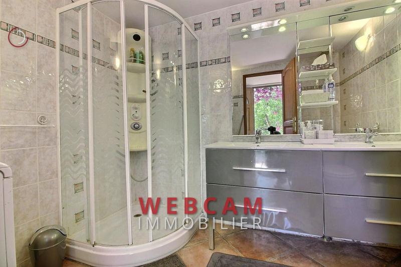 Propriété - 210 m² - 8 pièces