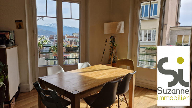 Appartement - 99 m² - 4 pièces