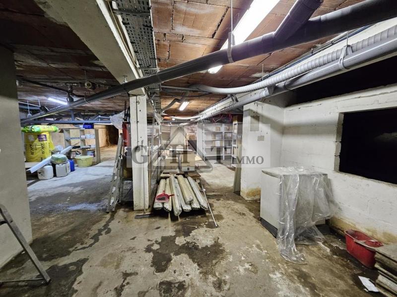 Entrepôt - 2 352 m²