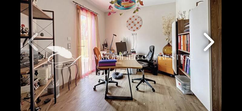 Villa - 181 m² - 6 pièces