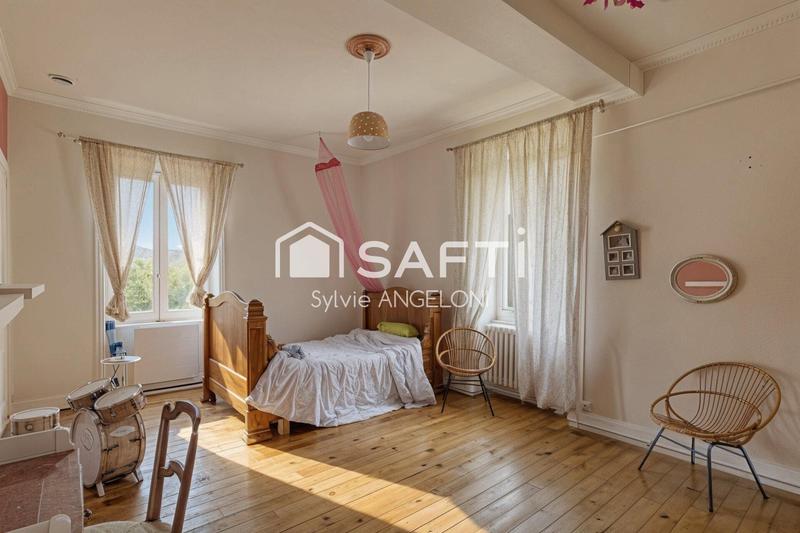 Maison - 195 m² - 6 pièces