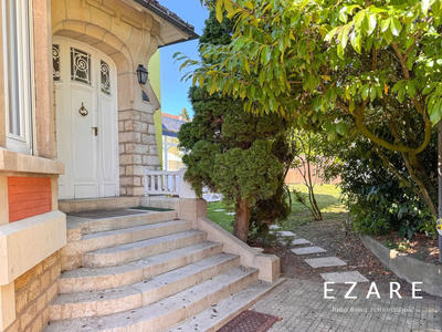 Maison - 160 m² - 5 pièces