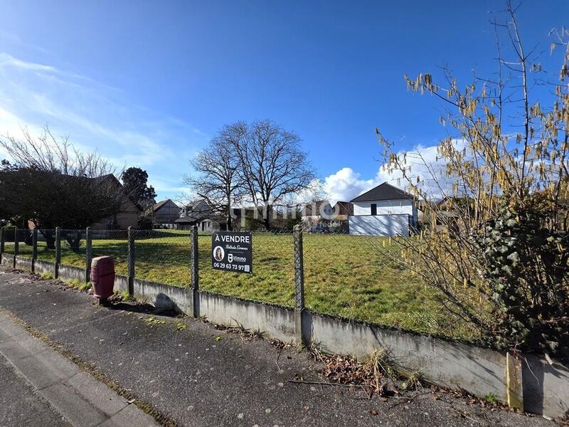 Terrain constructible - 1 052 m²