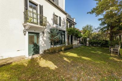 Maison - 283 m² - 13 pièces