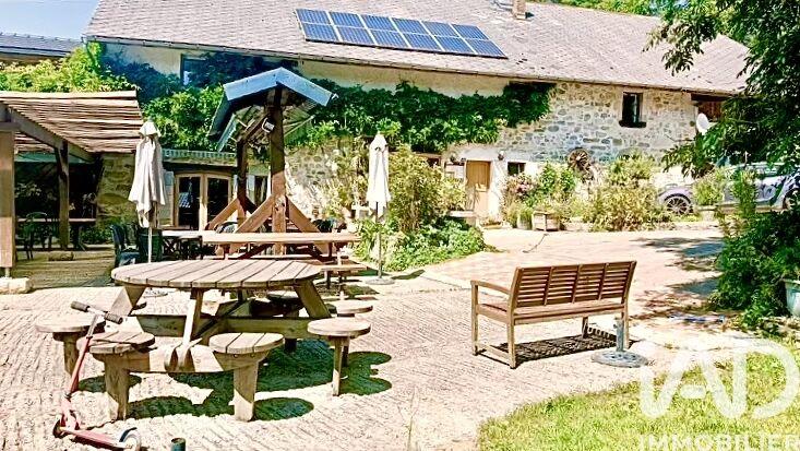 Maison - 300 m² - 5 pièces