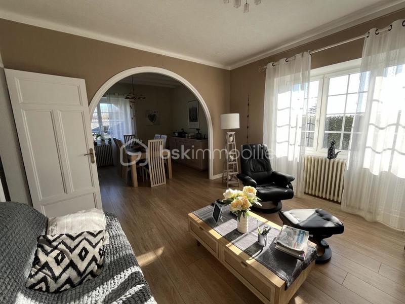 Demeure - 167 m² - 8 pièces