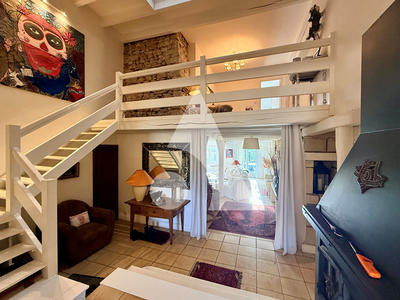 Maison - 320 m² - 8 pièces