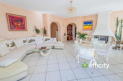 Maison - 232 m² - 8 pièces