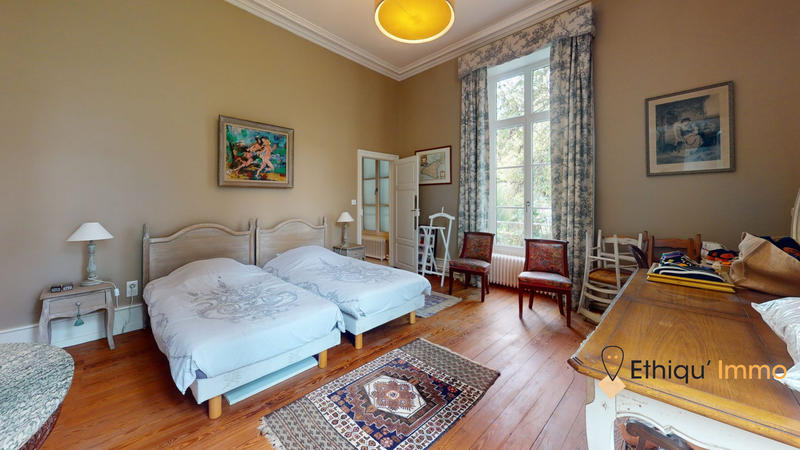 Manoir - 347 m² - 6 pièces