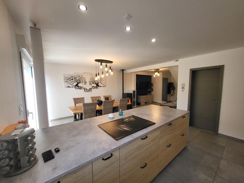 Maison - 97 m² - 5 pièces