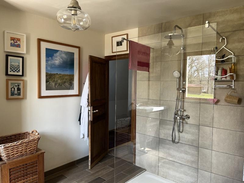 Propriété - 250 m² - 11 pièces