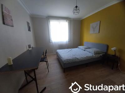 Chambre - 9 m² - 1 pièce