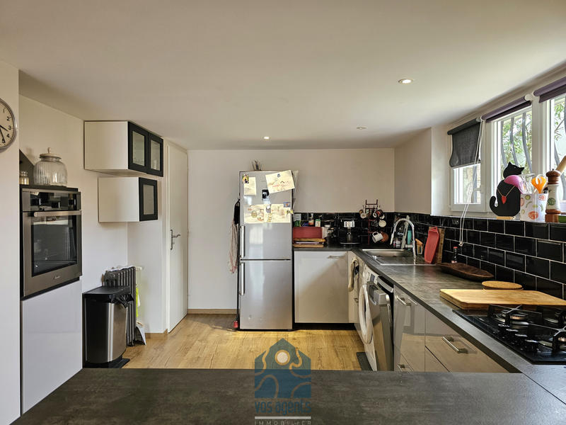 Maison - 225 m² - 9 pièces