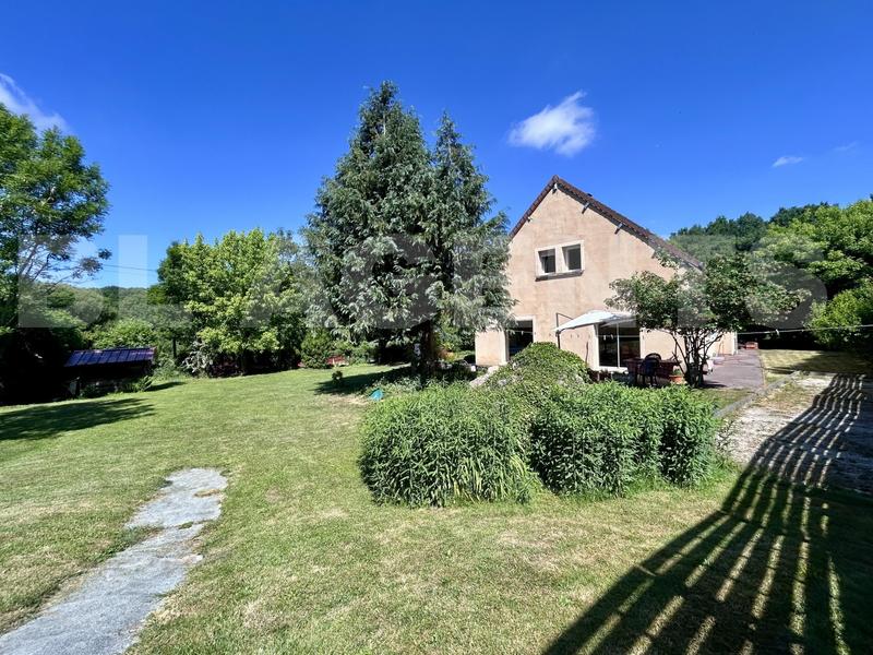 Maison traditionnelle - 165 m² - 7 pièces