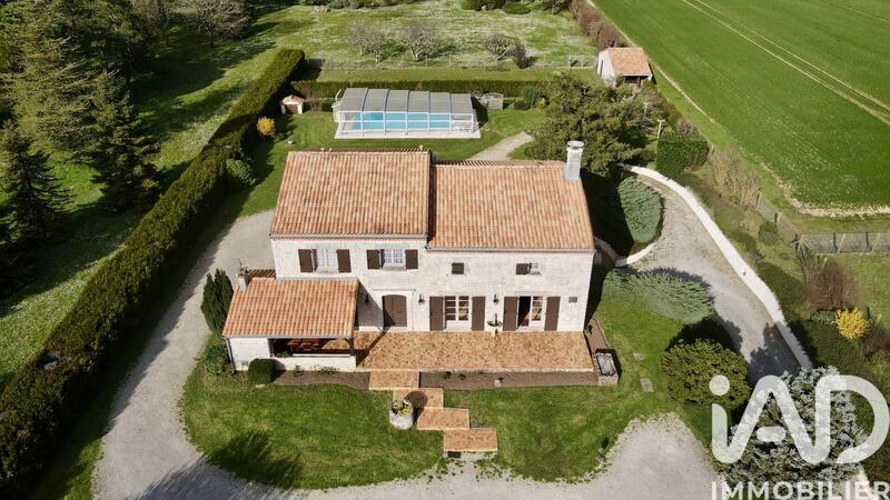 Maison - 290 m² - 6 pièces