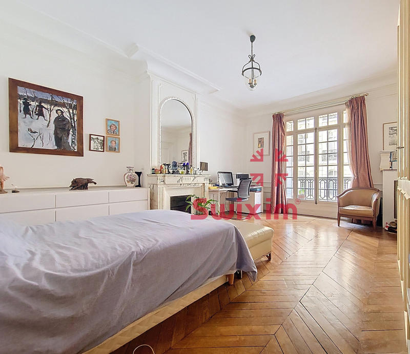 Appartement - 187 m² - 6 pièces