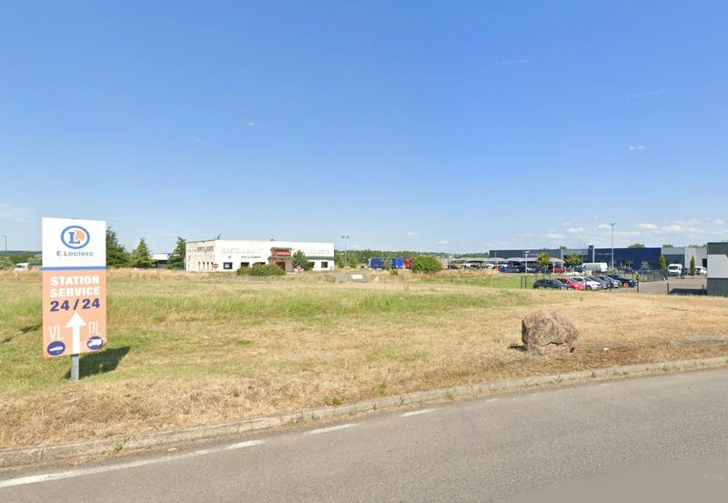 Local commercial - 823 m² - 7 pièces