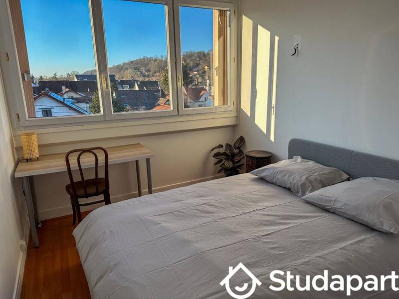 Chambre - 9 m² - 1 pièce