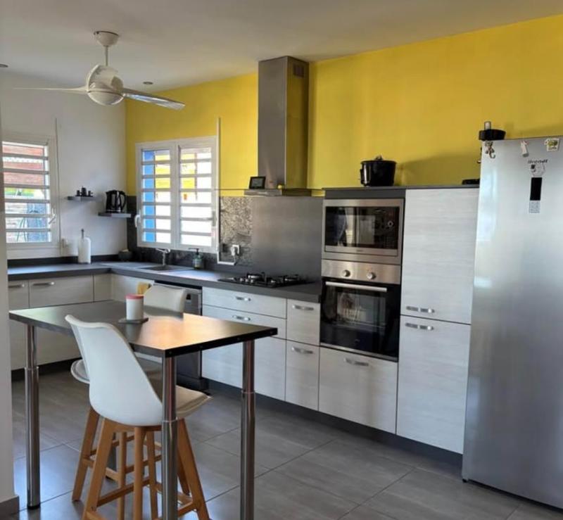 Maison - 96 m² - 4 pièces