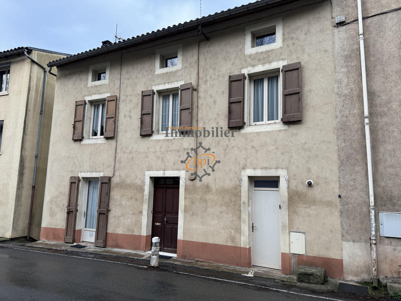 Maison - 96 m² - 5 pièces