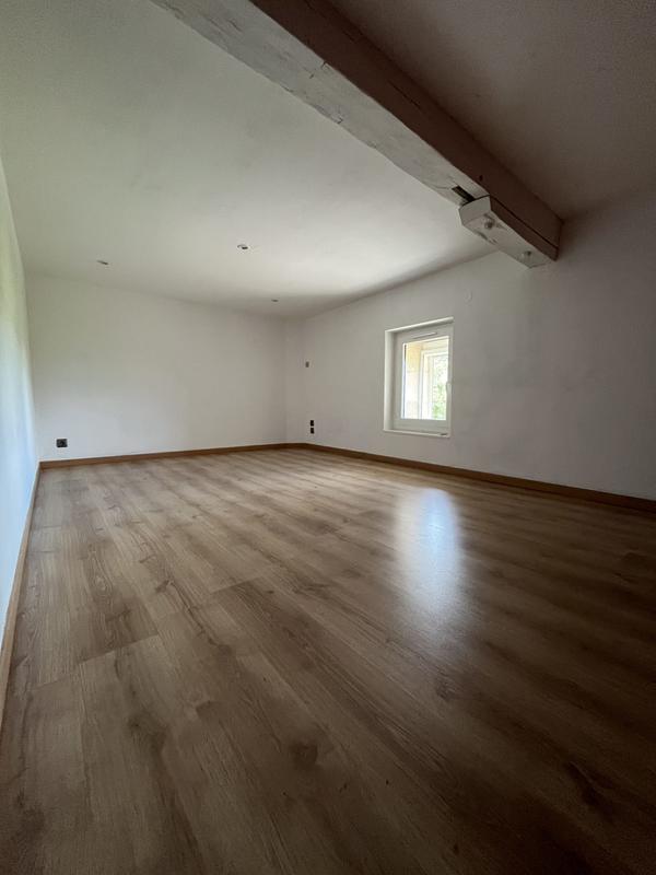 Maison - 220 m² - 7 pièces