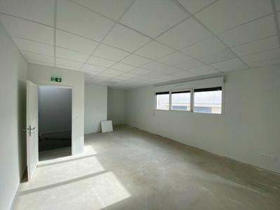 Local d'activité / Entrepôt - 225 m²